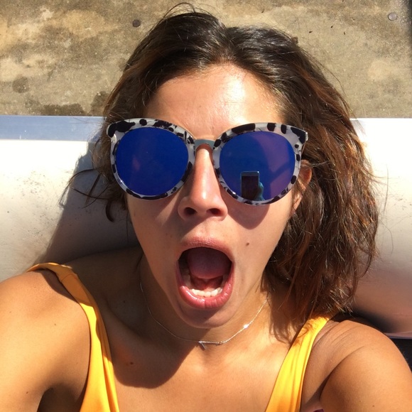 Meet your Posher, Amy - Picture 2 of 2